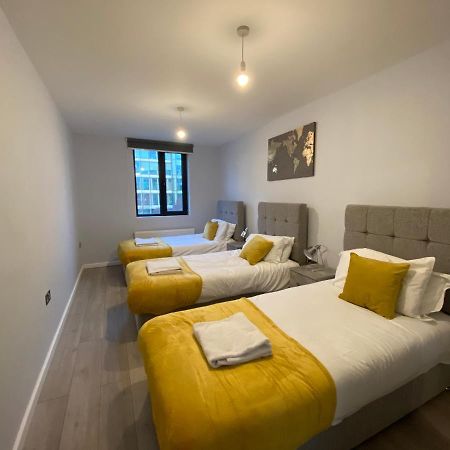 Zen Quality Flats: Cozy Heathrow Accommodations Hounslow Exterior photo