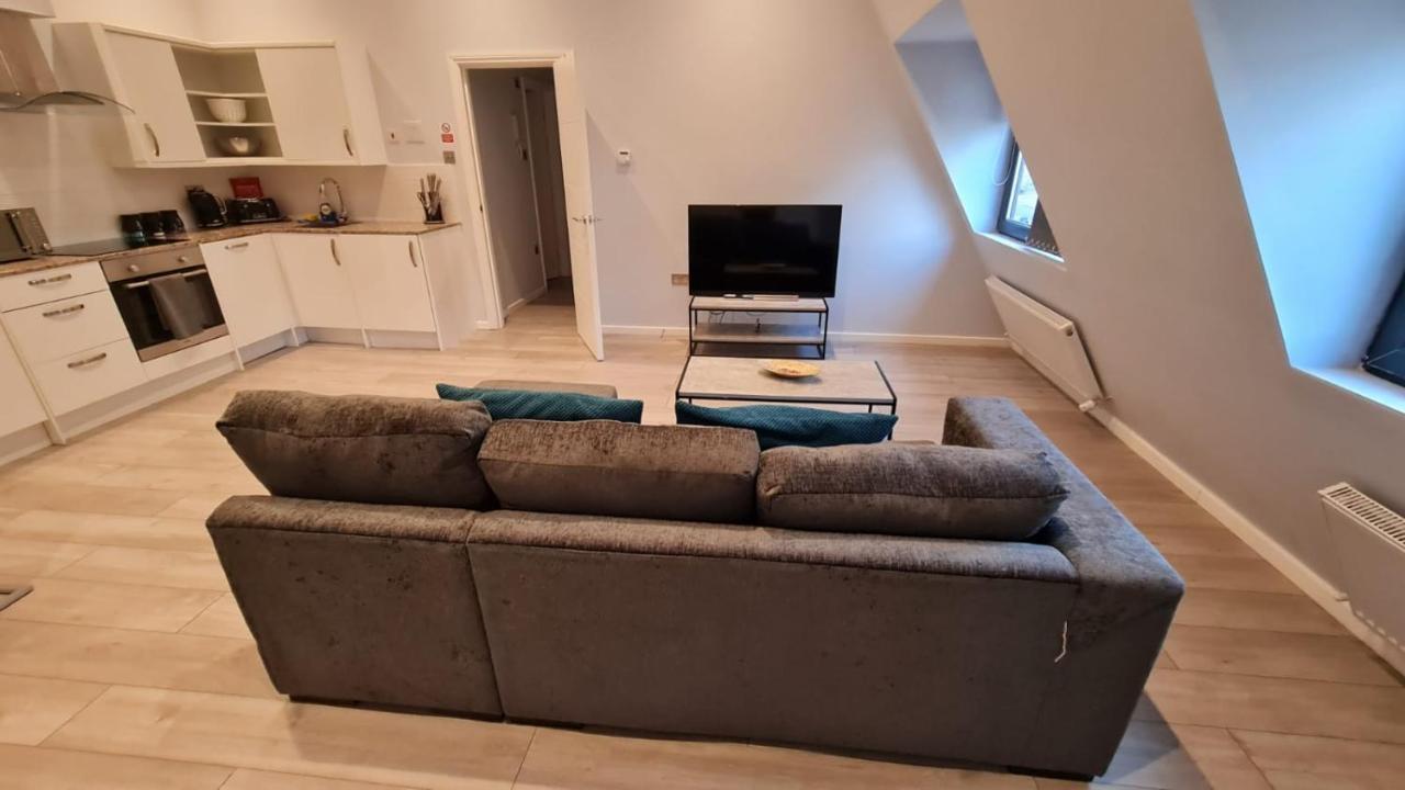 Zen Quality Flats: Cozy Heathrow Accommodations Hounslow Exterior photo