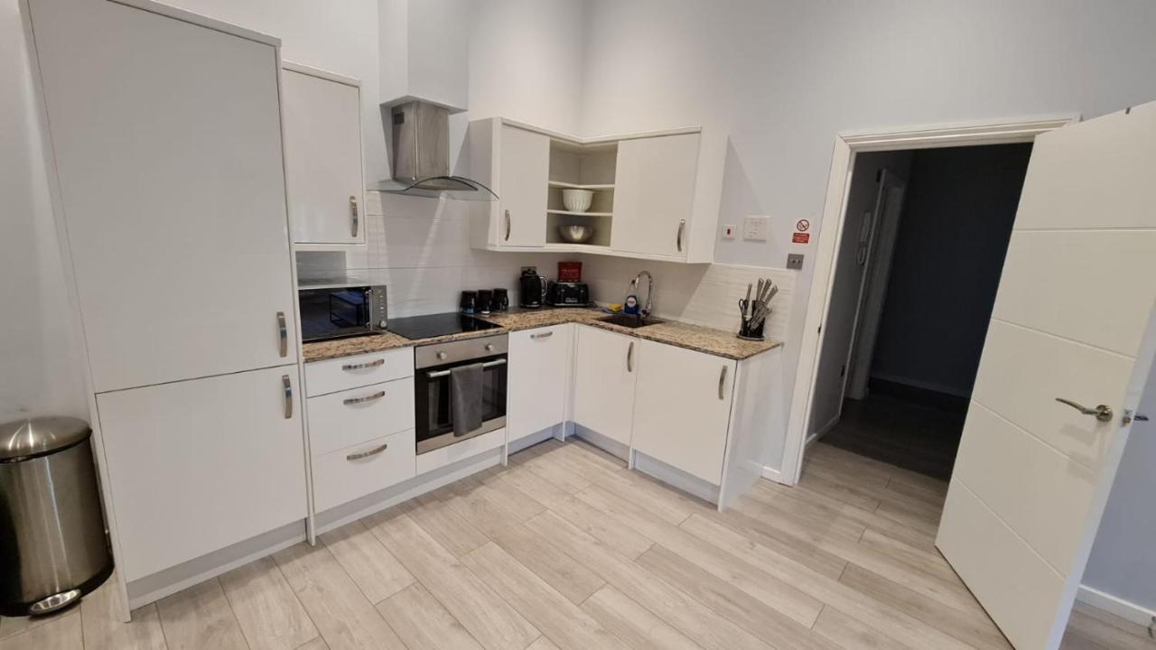 Zen Quality Flats: Cozy Heathrow Accommodations Hounslow Exterior photo