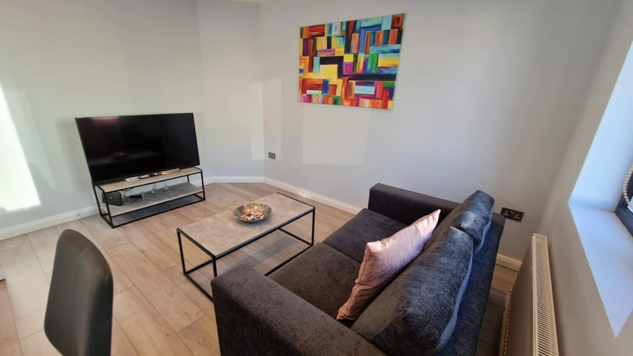 Zen Quality Flats: Cozy Heathrow Accommodations Hounslow Exterior photo