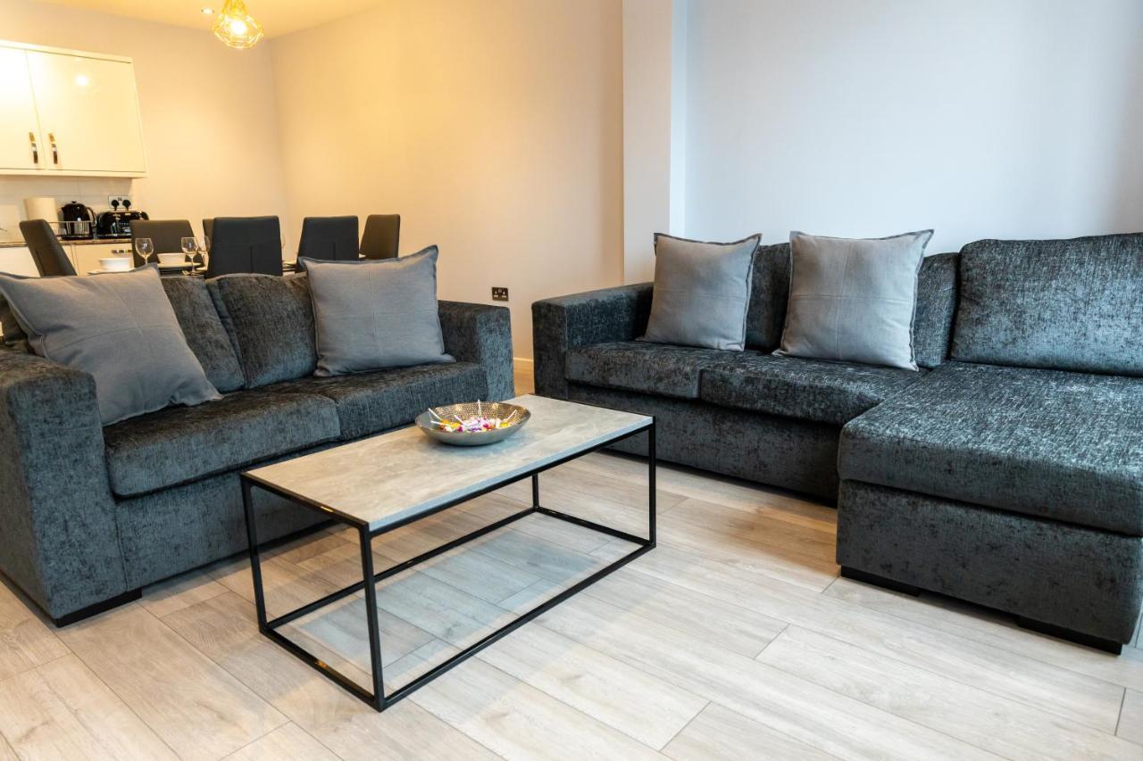 Zen Quality Flats: Cozy Heathrow Accommodations Hounslow Exterior photo
