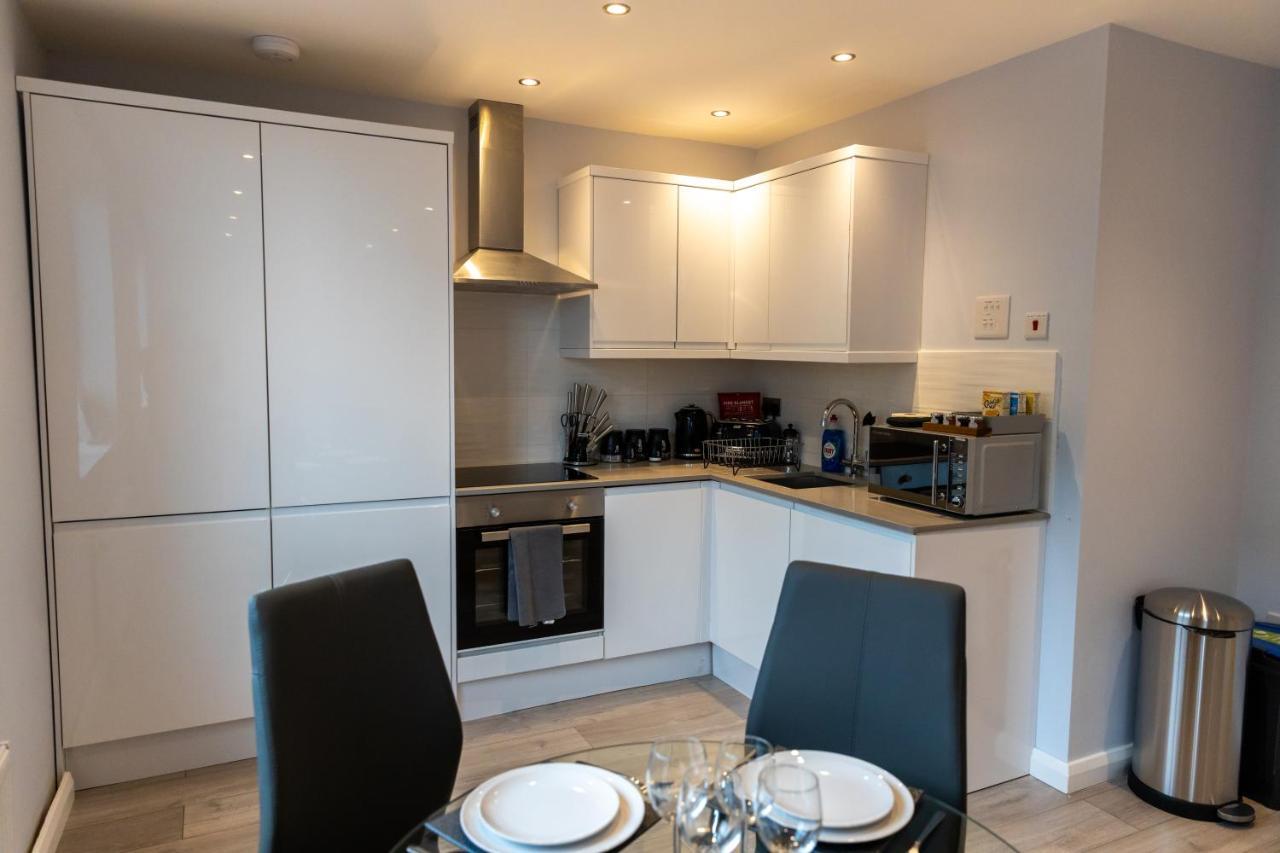 Zen Quality Flats: Cozy Heathrow Accommodations Hounslow Exterior photo