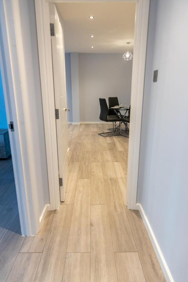 Zen Quality Flats: Cozy Heathrow Accommodations Hounslow Exterior photo