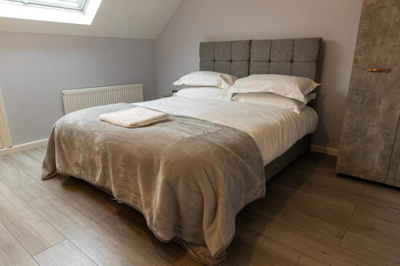 Zen Quality Flats: Cozy Heathrow Accommodations Hounslow Exterior photo