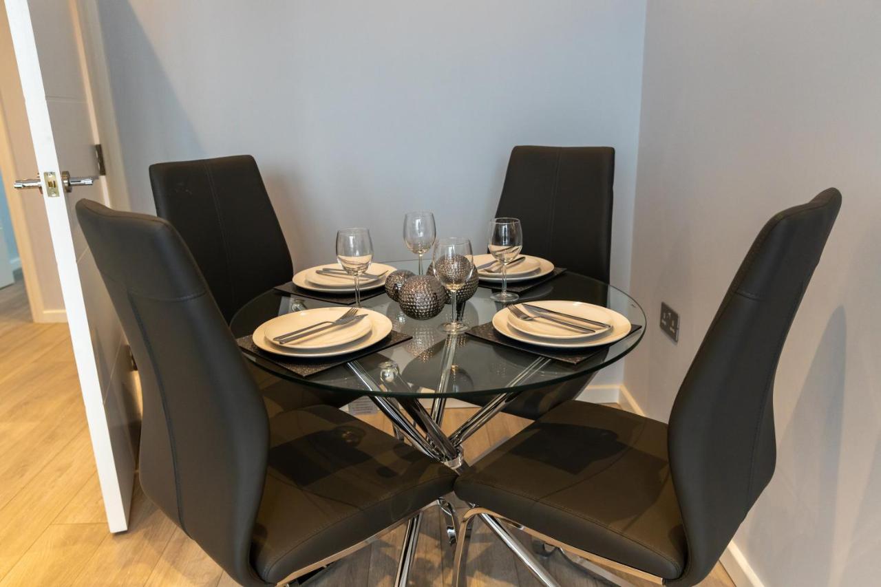Zen Quality Flats: Cozy Heathrow Accommodations Hounslow Exterior photo
