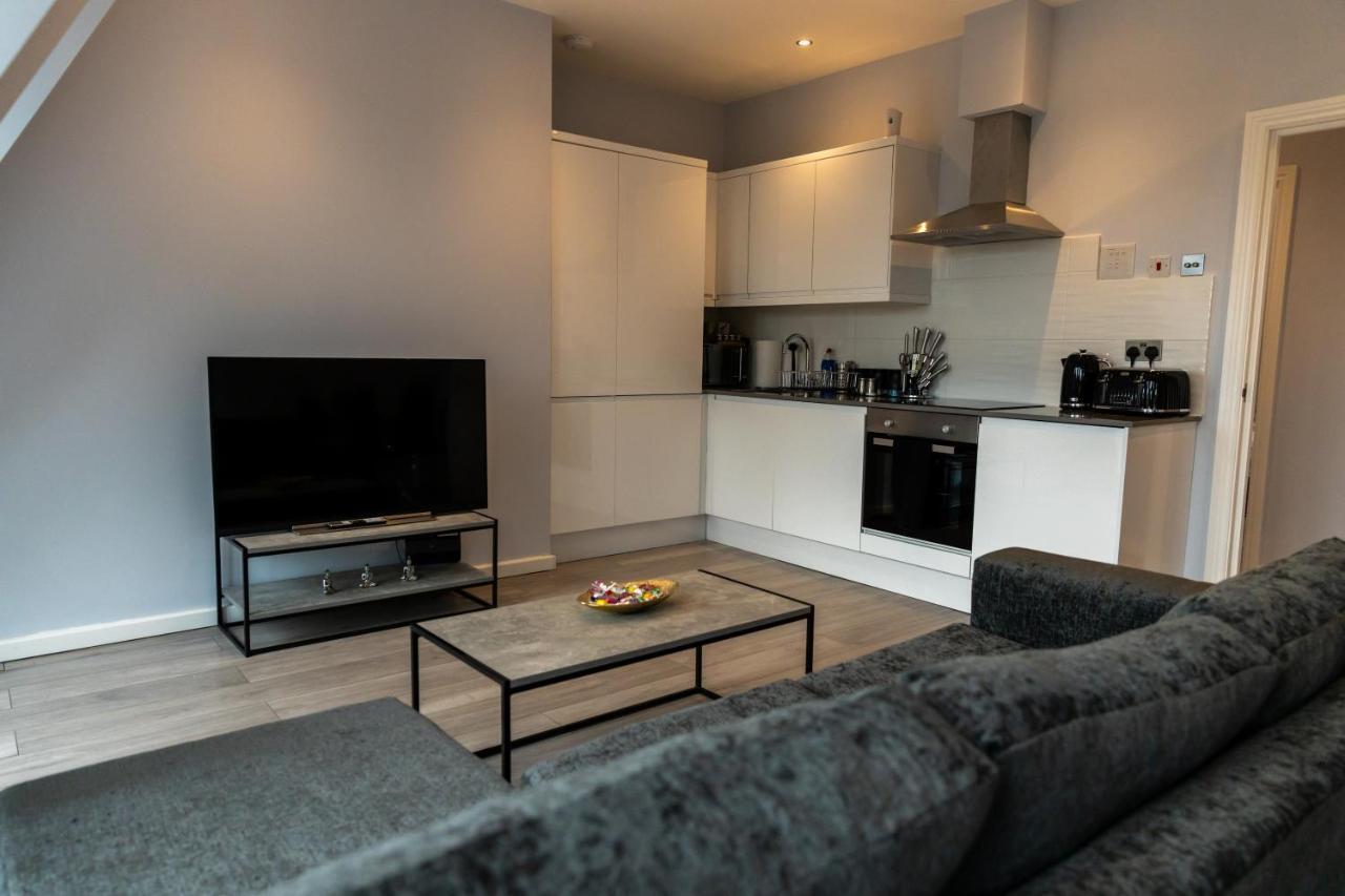 Zen Quality Flats: Cozy Heathrow Accommodations Hounslow Exterior photo