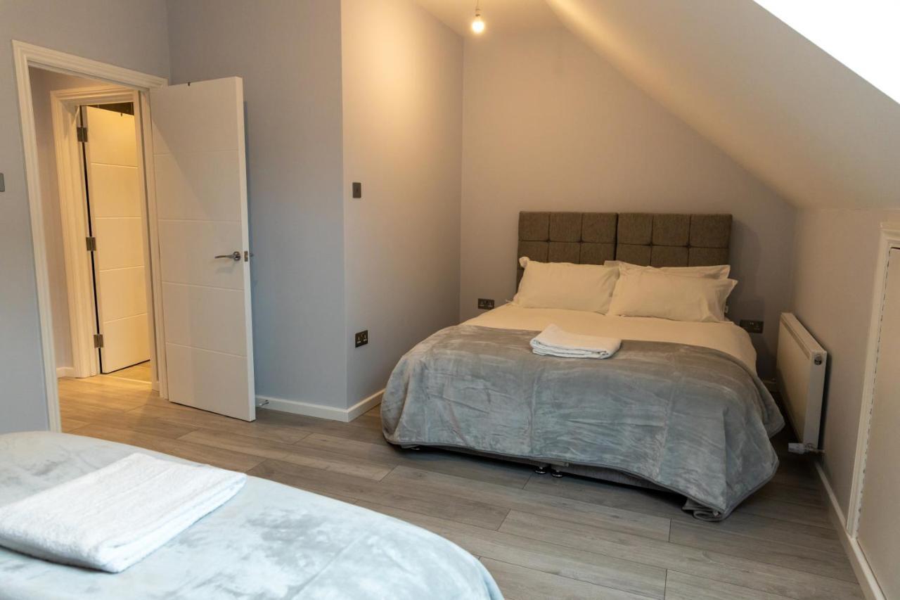 Zen Quality Flats: Cozy Heathrow Accommodations Hounslow Exterior photo